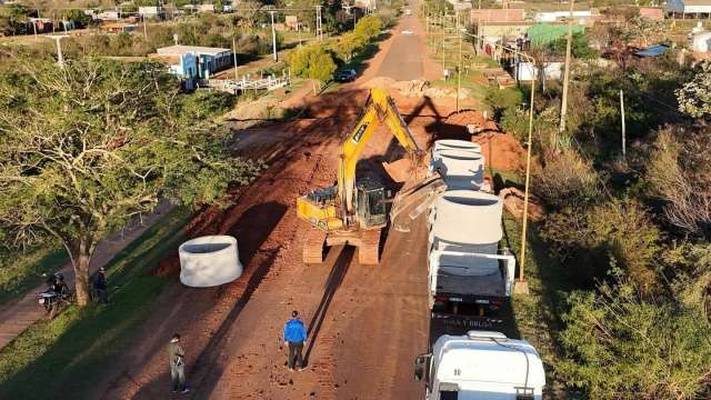 En avenida Artigas, llegaron los tubos de gran porte que permitirán avanzar con una obra muy esperada:
